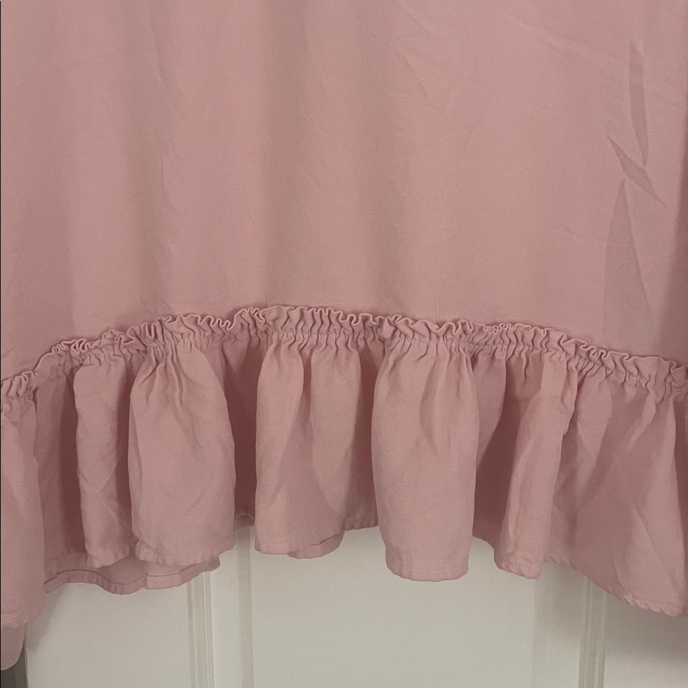 🌟2/$18 SALE Cloth & Stone Blush/Light pink Ruffle Hem Blouse with Open Back - Picture 8 of 8